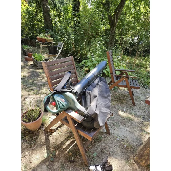 BOSCH 06008B1002 UniversalGardenTidy 2300 lombszívó-fúvó