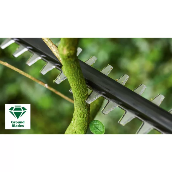BOSCH 06008B3001 UniversalHedgePole 18 Akkus teleszkópos sövényvágó (akku és töltő nélkül)