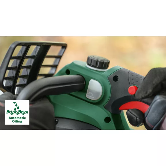 BOSCH 06008B8000 UniversalChain 18 Akkus láncfűrész (1x2,5Ah)