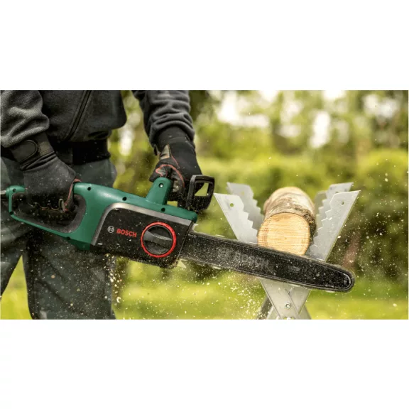 BOSCH 06008B8402 UniversalChain 40 Láncfűrész