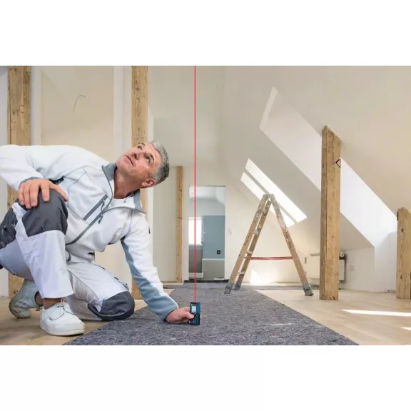 BOSCH 0601072900 GLM 40 Lézeres távolságmérő + 2 db 1,5 V-os LR03 (AAA)