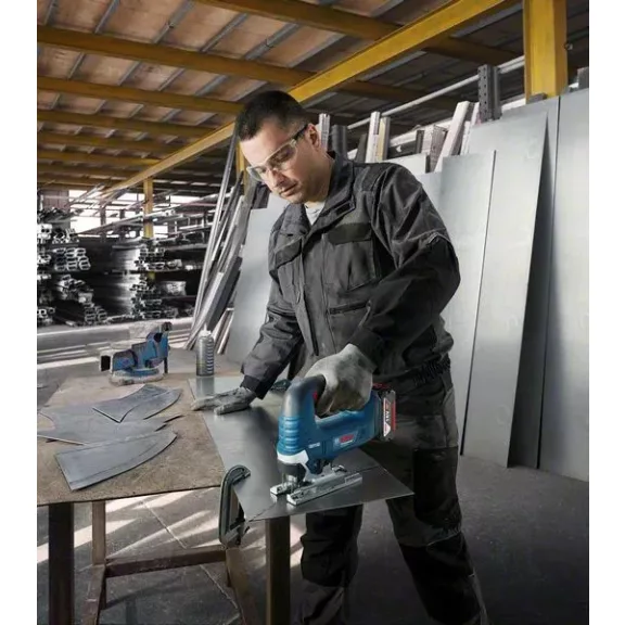 BOSCH 06015B3021 GST 185-LI Akkus szúrófűrész vasaló markolattal (akku és töltő nélkül) kartondobozban
