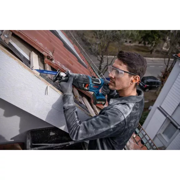 BOSCH 06016C0020 GSA 185-LI Akkus szablyafűrész (akku és töltő nélkül) kartondobozban