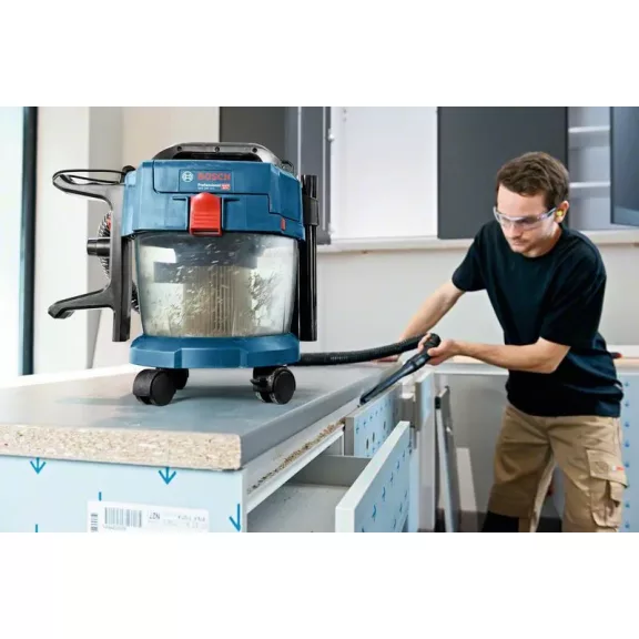 BOSCH 06019C6302 GAS 18V-10 L Akkus porszívó görgőkkel (akku és töltő nélkül)