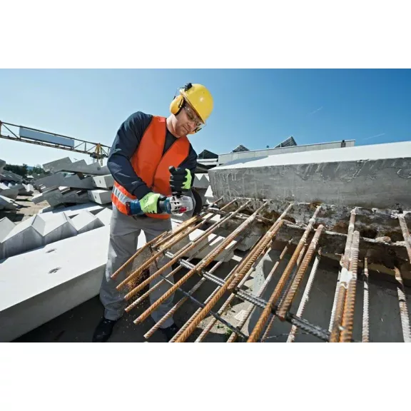 BOSCH 06019J4002 GWS 18V-10 Akkus sarokcsiszoló 125 mm (akku és töltő nélkül)