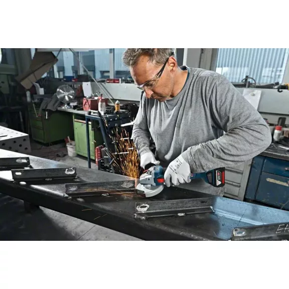 BOSCH 06019J4002 GWS 18V-10 Akkus sarokcsiszoló 125 mm (akku és töltő nélkül)