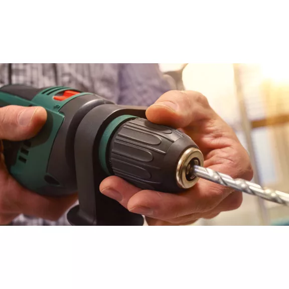 BOSCH 0603313300 UniversalImpact 700 Ütvefúrógép kofferben