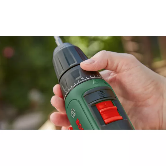 BOSCH 06039D4101 UniversalImpact 18 Akkus ütvefúró-csavarozó (1x1,5Ah) kofferben