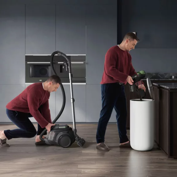 AEG AL61C2OKO Fekete porzsák nélküli porszívó