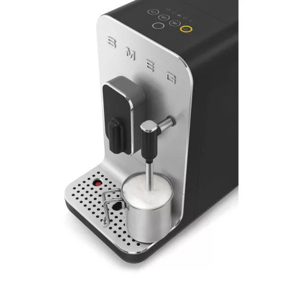 SMEG AUTOMATA KÁVÉFŐZŐ, Collezione design, tejhabosító funkció, matt fekete