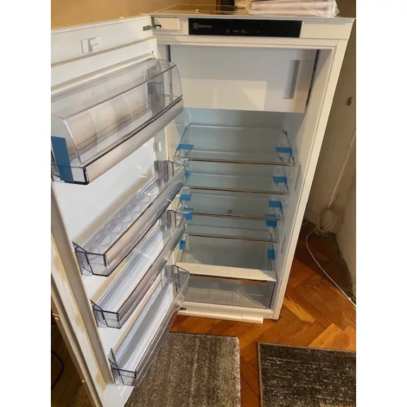Electrolux EK244SLWE Beépíthető hűtőszekrény | OptiSpace | 214 l | 126.9 cm magas | 54.7 cm széles