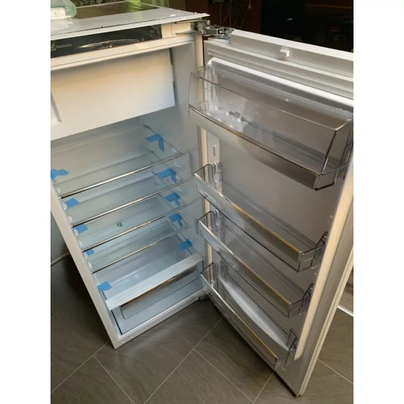 Electrolux IK243SR Beépíthető hűtőszekrény | OptiSpace | 214 l | 126.5 cm magas | 54.7 cm széles