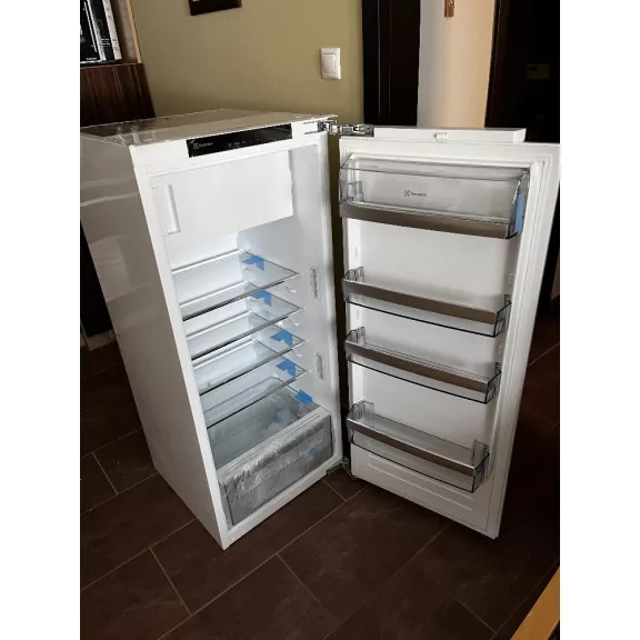 Electrolux IK243SR Beépíthető hűtőszekrény | OptiSpace | 214 l | 126.5 cm magas | 54.7 cm széles