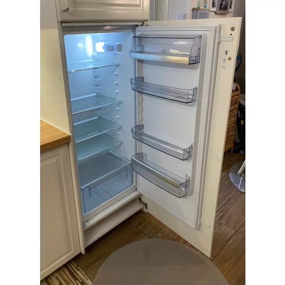 AEG SD120FS Beépíthető hűtőszekrény | 208 l | 122.5 cm magas | 56 cm széles