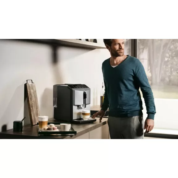 SIEMENS TF305E04 Teljesen automata kávéfőző |  EQ300 |  Titán/Fekete | Kivehető víztartály | 15 bar
