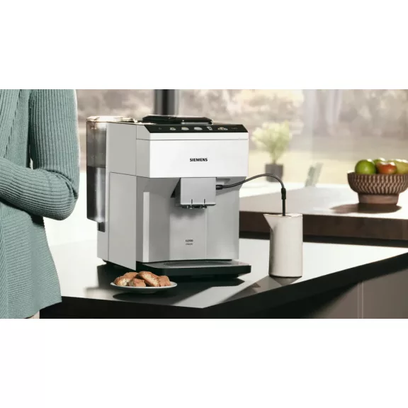 SIEMENS TP515R02 Teljesen automata kávéfőző | EQ500 | Fehér | Kivehető víztartály | 15 bar